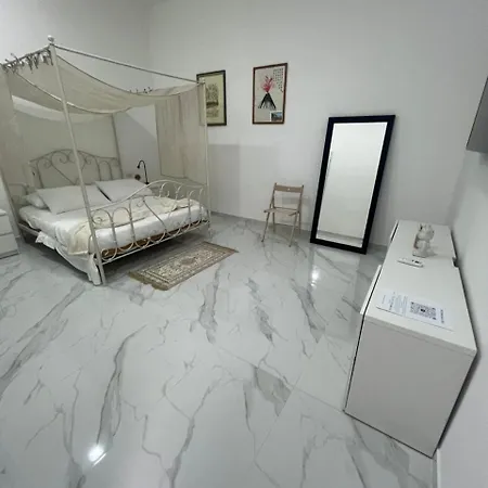 Daire San Ferdinando Appena Ristrutturato Centro Storico Napoli