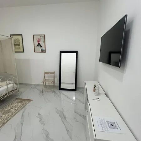 San Ferdinando Appena Ristrutturato Centro Storico Napoli