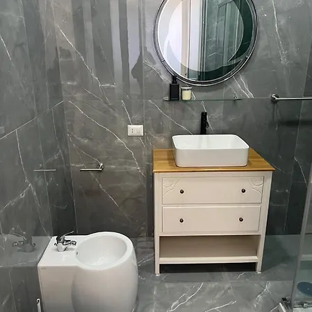 Daire San Ferdinando Appena Ristrutturato Centro Storico Napoli