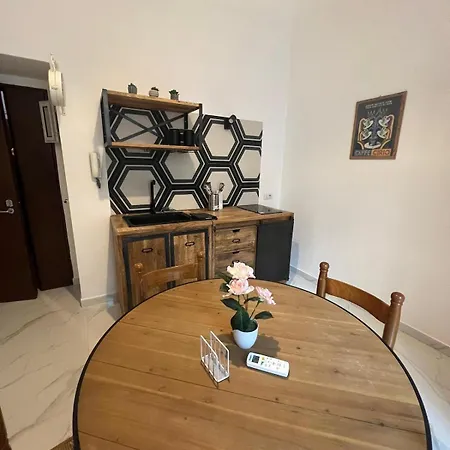 Daire San Ferdinando Appena Ristrutturato Centro Storico Napoli